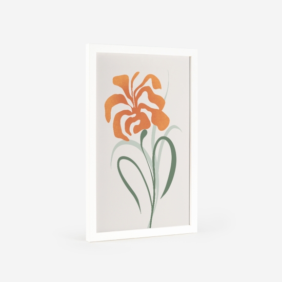 Poster de uma flor com um design minimalista como foco central retratada por pétalas laranjas e caules e folhas verdes num fundo bege claro e simples. 5