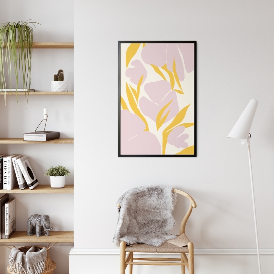 Poster de um arranjo floral com formas abstratas em tons de rosa e amarelo, representando flores e folhas num fundo claro. 1